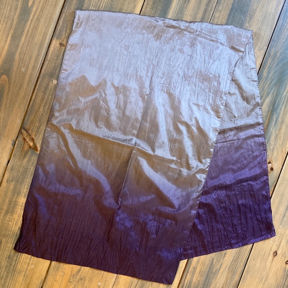 Pure silk Danier scarf - Picture 7 of 8